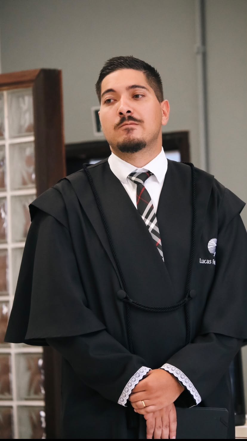 Dr. Lucas Fortunato