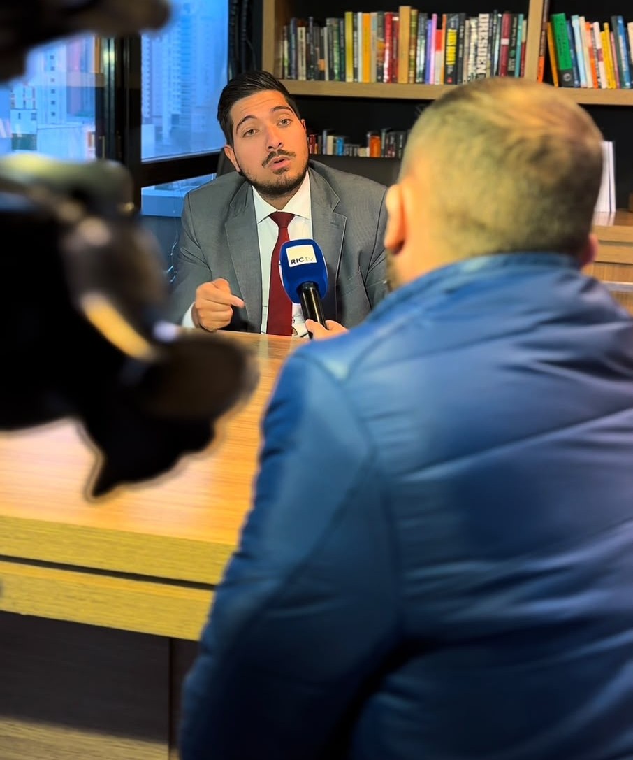 Dr. Lucas Fortunato em entrevista à imprensa